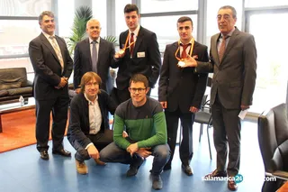 Bienvenido Mena recibe a los alumnos y profesores con motivo de los premios FP Skills 12