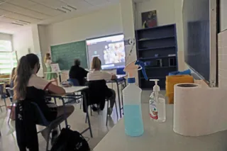 Aula de un colegio en tiempos de COVID