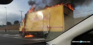 Camión quemado en Guijuelo