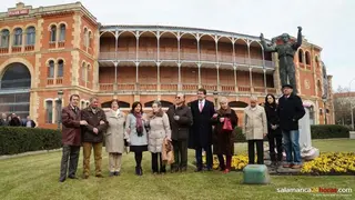 Julio Robles recibe el homenaje de los salmantinos en el decimoquinto aniversario de su muerte