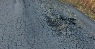 Vecinos de Villamayor denuncian el "pésimo estado" de la carretera del Camino del Pajarón un mes después de ser asfaltada