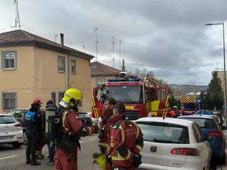 Amplio despliegue de los servicios de emergencia tras la intoxicación de una mujer en la calle Volta