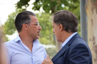 Carlos García Carbayo, visita junto al alcalde de Villamayor de Armuña, Ángel Luis Peralvo, las obras de construcción del carril bici y senda peatonal peatonal entre ambos municipios