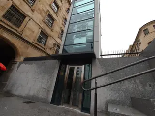 Ascensor colocado en la Gran Vía