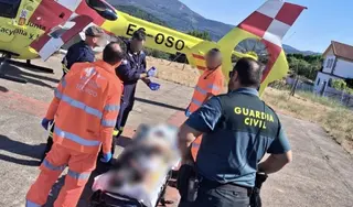 El hombre minutos antes de ser evacuado en helicóptero al Hospital. Guardia Civil de Salamanca