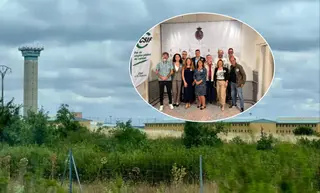 Topas junto a los representantes sindicales de CSIF presentes en la votación del Senado
