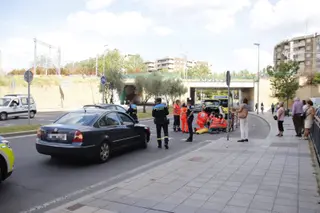 Herido un ciclista en un accidente en el túnel de la Televisión (4)