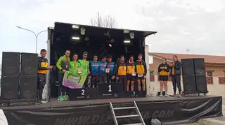 Podium Relevos X3 masculino