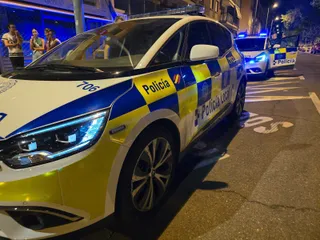 Amplio despliegue policial en busca de unos atacantes que han irrumpido con un hacha en Garrido