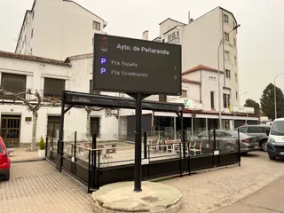 Panel informativo del aparcamiento inteligente instalado en la Avenida de Salamanca