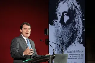 El presidente de la Junta de Castilla y León inaugura la exposición de retratos 'Apóstol'. Foto ICAL