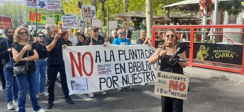 Vecinos de Machacón, Tornadizos y Babilafuente se concentran en Madrid para exigir la paralización de los proyectos de macro-plantas de biogás y biometano