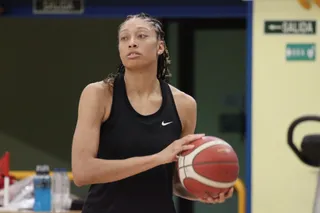 Alexis Prince en el entrenamiento de Perfumerías Avenida