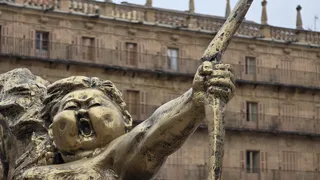 Vandalizan la escultura de Xu Hongfei en la Plaza Mayor de Salamanca | S24H