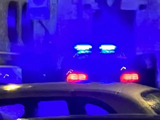Presencia de la Policía Nacional en la calle Condes de Crespo Rascón durante la noche de este viernes | Salamanca 24 Horas