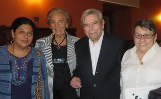 Pilar Fernández Labrador y António Salvado, con las ganadoras de la IV edición