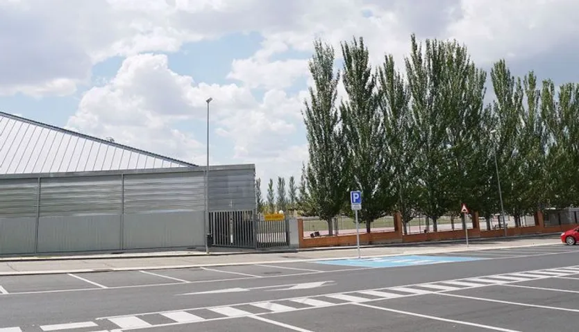 Instalaciones de la pista de tenis cubierta en Carbajosa