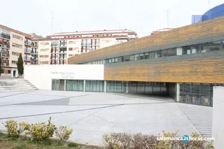 Centro socio cultural obra social plaza trujillo. Foto de archivo