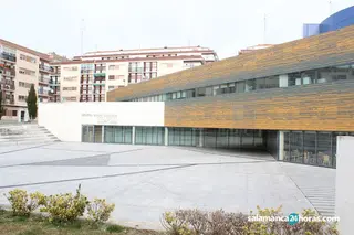Centro socio cultural obra social plaza trujillo. Foto de archivo