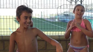 Baile en las piscinas