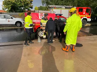 Las fuertes lluvias  inundan varios garajes en La Alberca.DDS