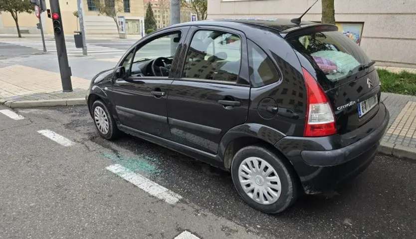 Disparan perdigones contra un coche en la calle Astorga por segunda vez en tres dias