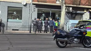 Policía Nacional y Local en el paseo de Carmelitas