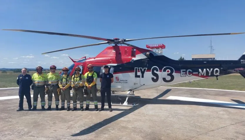 Brigada helitransportada de la base de Guadramiro LY-S3. Foto @naturalezacyl