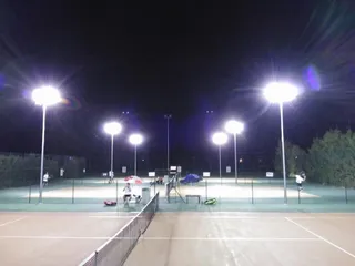 El torneo de tenis de Alba de Tormes alcanza el ecuador