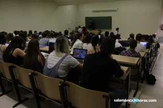 Estudiantes derecho juez ruz (2)