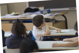 Colegio, escuela, aula, primaria, clase, niño, niña, niños, estudiando, estudiar, escribir, escribiendo, deberes, profesor, profesora, profesores (archivo)