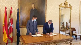 Firma de convenio entre el Ayuntamiento de Salamanca y la Junta de Semana Santa