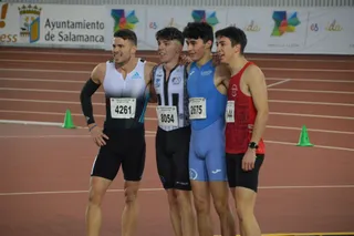 Rodrigo Fito, junto a otros compañeros | FOTO DELEGACIÓN SALMANTINA DE ATLETISMO