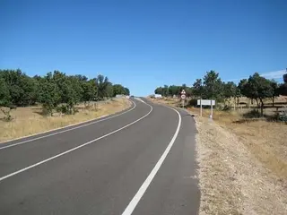 Carretera convencional. Foto de archivo
