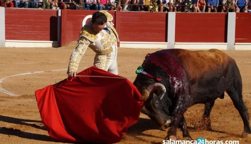 Enrique Ponce en la plaza de toros de Guijuelo