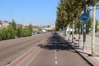 Carril bici Av de la Serna