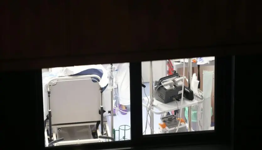 El nuevo Hospital de Salamanca no cuenta con persianas ni vinilos (3)