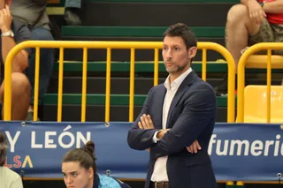 Pepe Vázquez, durante el encuentro ante el Spar Gran Canaria | FOTO ANDREA MATEOS