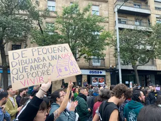 Salamanca se echa a la calle por el derecho a la  vivienda 