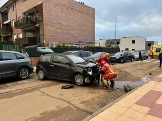 Colisión entre dos vehículos en Carbajosa de la Sagrada | Imágenes cedidas por Carbajosa Noticias