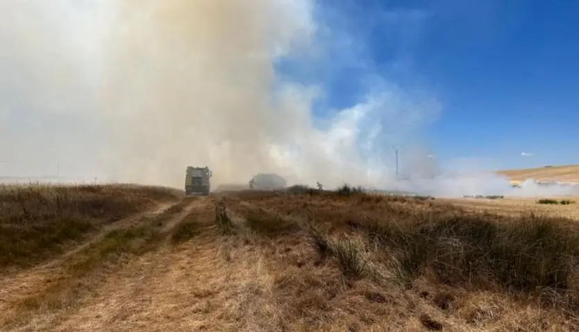 Incendio en la SA 114 a la altura de Nava de Sotrobal