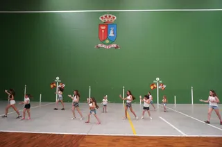 Fiestas Villares de la Reina: Exhibición de baile y exposiciones