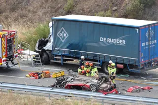 Grave accidente en la A66, a la altura de Mozárbez donde falleció una mujer, la conductora del coche. Fotos S24H