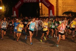 Más de mil participantes en la carrera nocturna de Salamanca a Tope