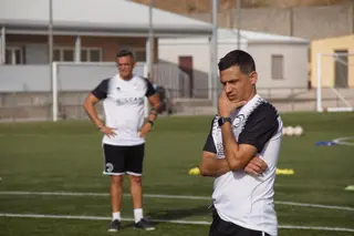 Dani Llácer, en un entrenamiento con Unionistas | FOTO JUANES