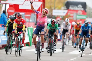 Magnus Cort Nielsen, vence en la última llegada de la Vuelta a España a Ciudad Rodrigo | Foto: Vuelta a España