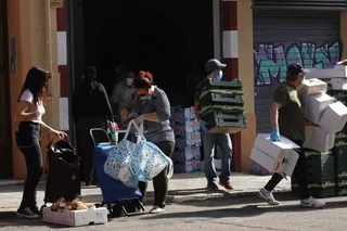 Foto de archivo del reparto de Cajas Solidarias en su sede de la calle Escultores