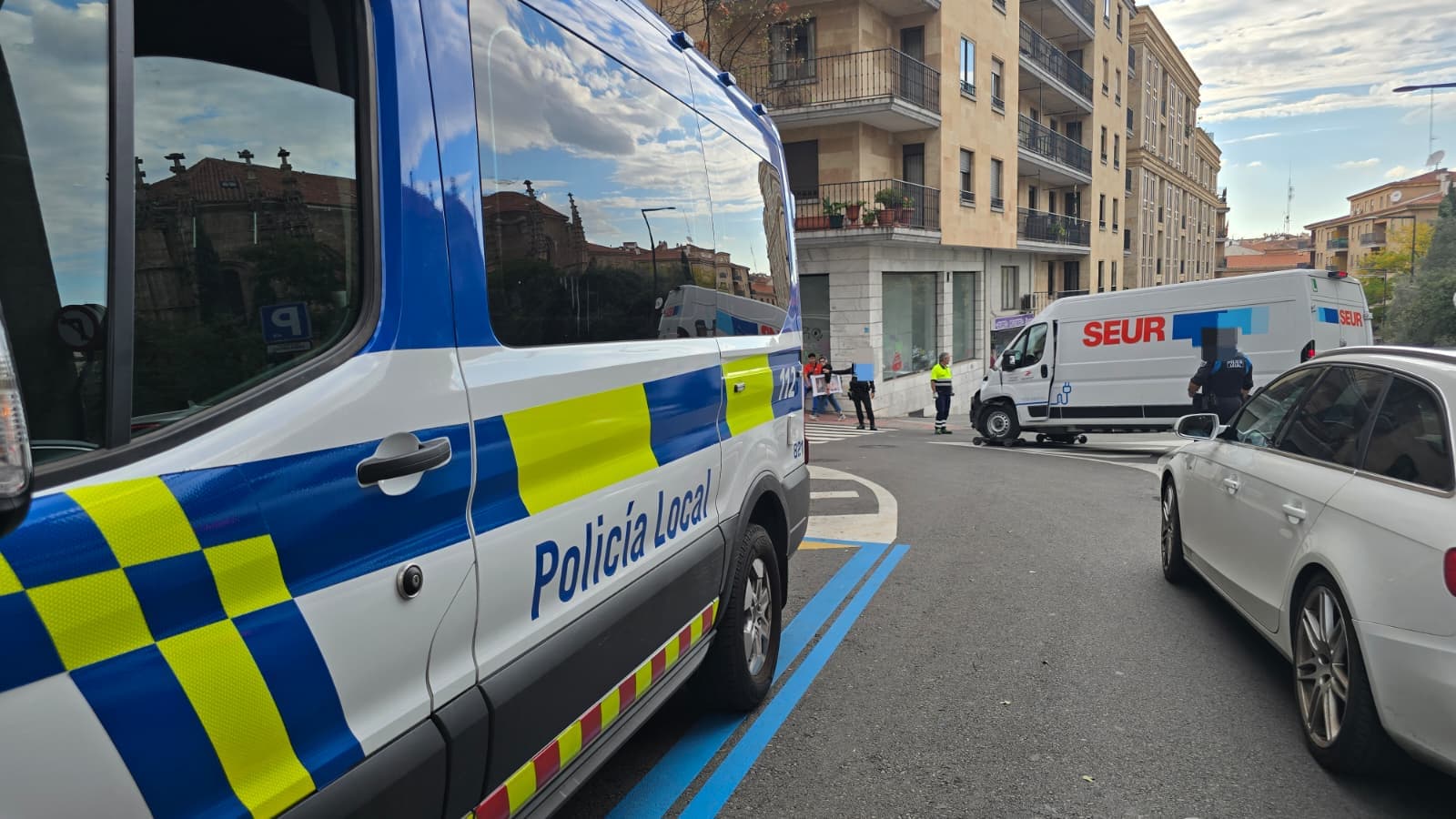 Un herido tras el choque de una furgoneta contra un muro en la cuesta de Sancti-Sp&iacute;ritus 