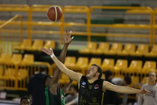César Yáñez, pívot del CB Tormes / FOTO SALAMANCA24HORAS.COM