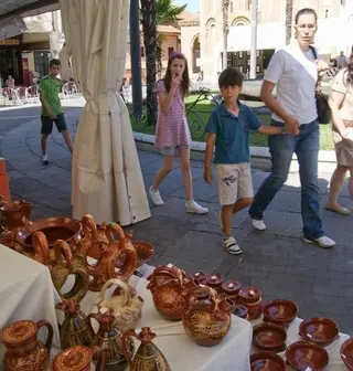 Arranca la Feria de San Antonio con el tradicional certamen de artesanía